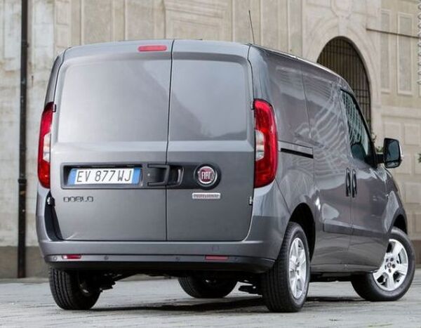 Емблема надпис задна врата за Fiat DOBLO след 2010 год.