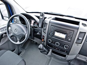 Маншон за скоростен лост с рамка MERCEDES SPRINTER W906 , VW CRAFTER след 2006